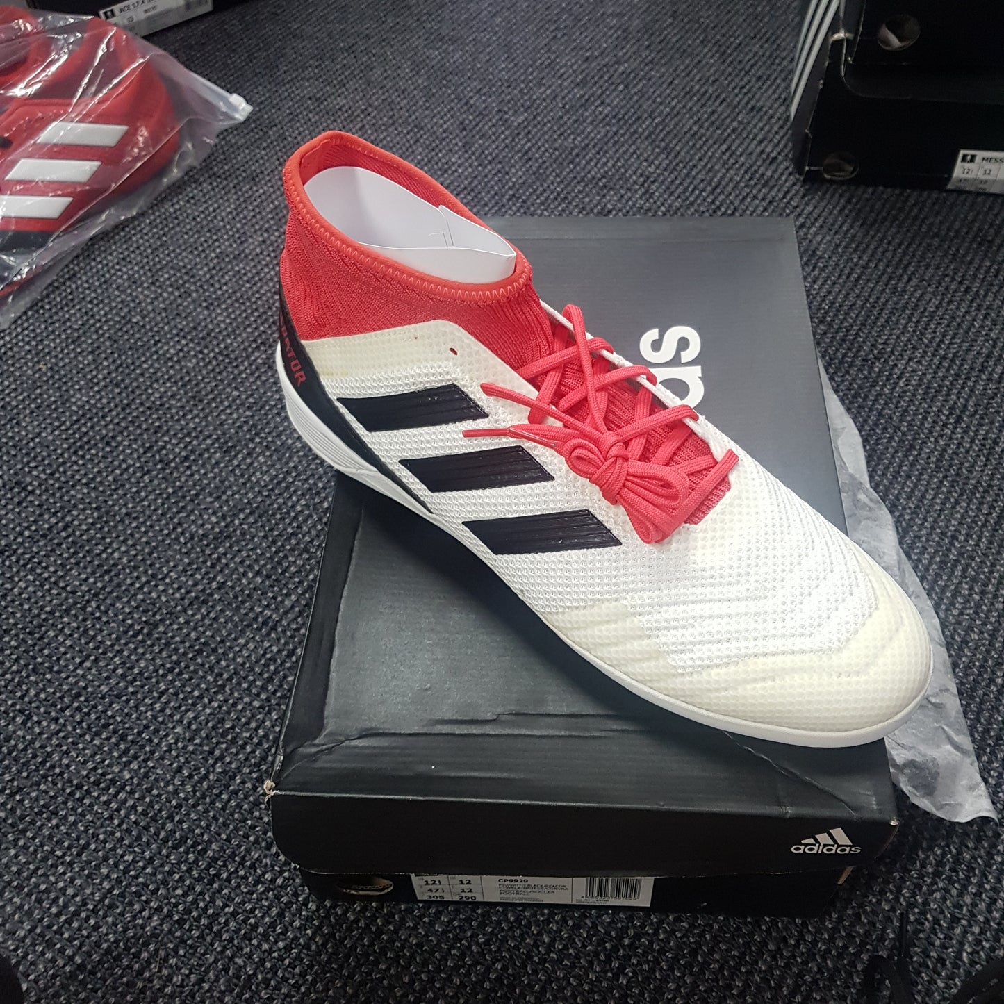 PREDATOR TANGO 18.3 IN